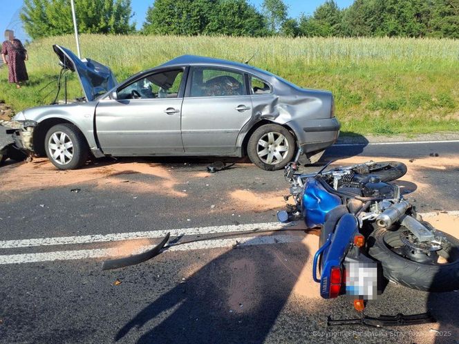 Śmiertelny wypadek pod Radomskiem. Osobówka zderzyła się z motocyklistami [ZDJĘCIA]