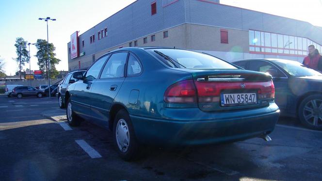 Mazda 626 z serialu "M jak miłość"