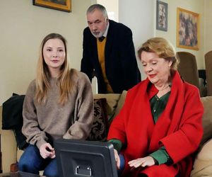 Barwy szczęścia odc. 3173. Sofia (Valeria Gouliaeva), Józefina (Elżbieta Jarosik), Andrzej Zastoja-Modelski (Leon Charewicz)