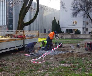 Usunięcie pomnika ks. Idziego Radziszewskiego ze skweru im. abp. J. Życińskiego