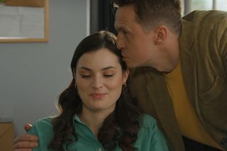 Barwy szczęścia, odcinek 3186: Modrzycki zarzuci Weronice, że robi karierę przez łóżko. Trafią na dywanik do szefa! 