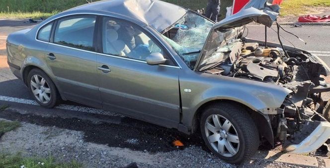 Śmiertelny wypadek pod Radomskiem. Osobówka zderzyła się z motocyklistami [ZDJĘCIA]