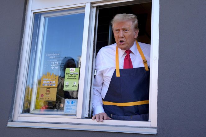 Donald Trump smażył frytki w McDonaldzie. "Zrobiłem to, bo Kamala Harris kłamie"