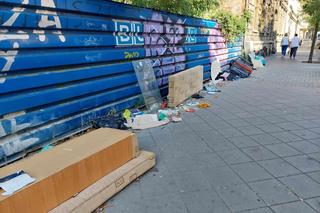 W środku Bydgoszczy ludzie urządzili wysypisko. Urzędnicy o wszystkim wiedzą