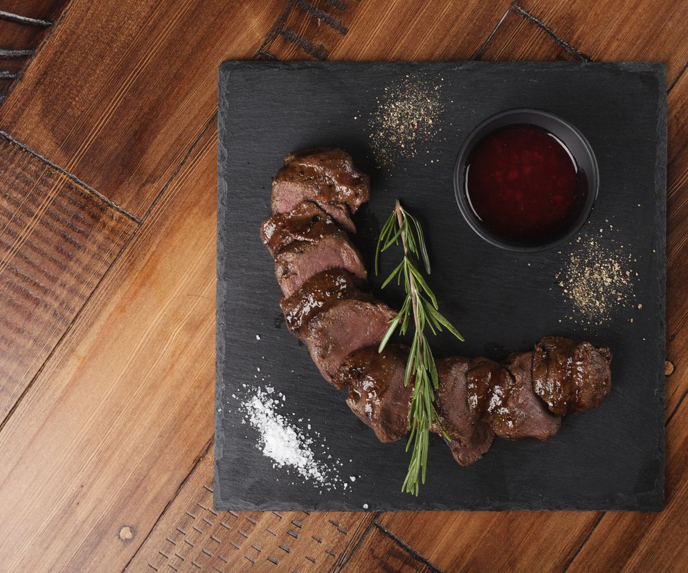 Polędwica z jelenia z grilla: przepis