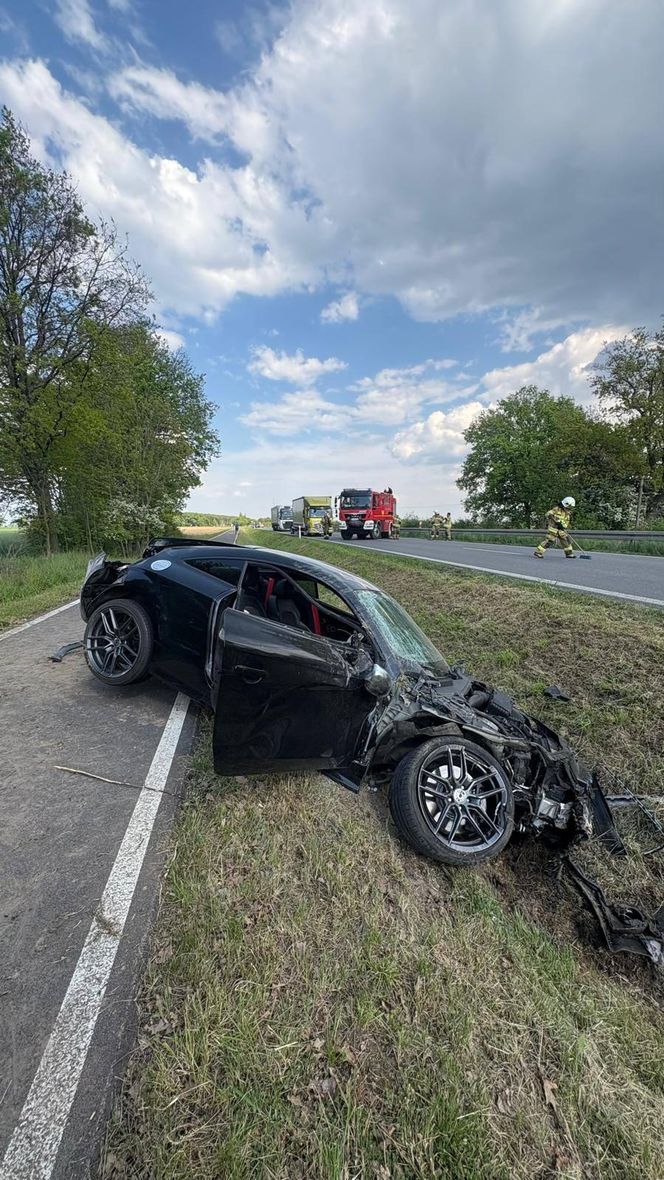 Audi dachowało przy DK12. Wina kierowcy ciężarówki