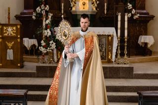 Oto życzenia dla księży na Wielki Czwartek 2023. Najpiękniejsze życzenia dla kapłanów z okazji ustanowienia kapłaństwa i Eucharystii