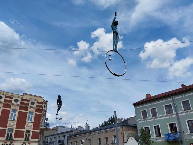 Rzeźby Jerzego Kędziory, Stary Rynek w Częstochowie