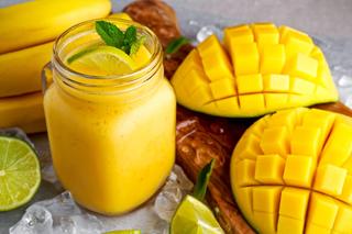 Przepis na odchudzający koktajl z mango. Zdrowe śniadanie lub energetyczna przekąska 