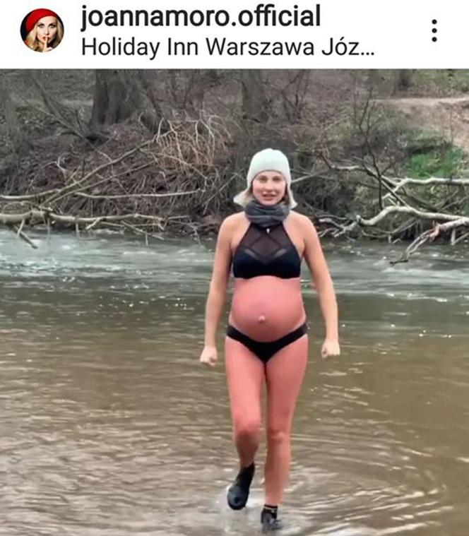 Joanna Moro morsuje w zaawansowanej  ciąży.