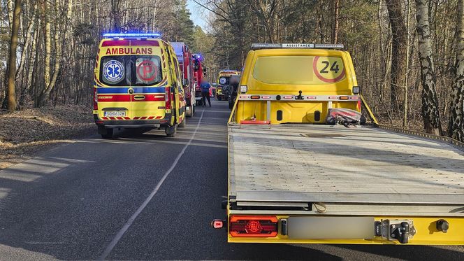 Wypadek w Jaworznie w Seacie zginęła matka, 2 letnie dziecko przeżyło.