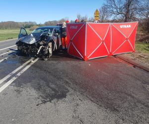 Wypadek na obwodnicy Jasienia. Na miejscu pojawił się śmigłowiec LPR