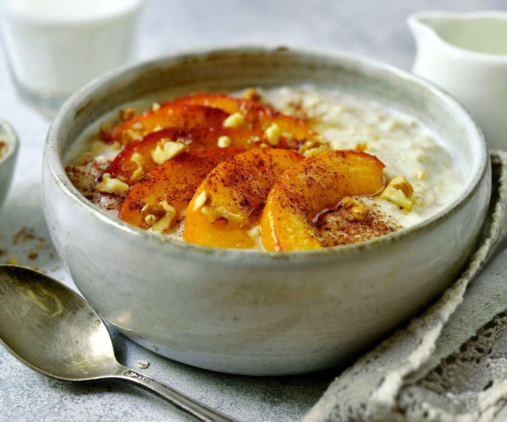 nocna owsianka z brzoskwiniami