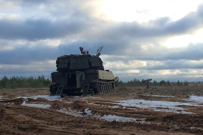 Haubica samobieżna M109 na poligonie