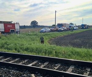 Tragiczny wypadek kampera na przejeździe kolejowym w Gronówku