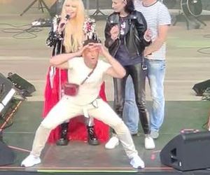 Facet wtargnął na scenę podczas koncertu Maryli Rodowicz. Ochroniarz nie zdążył