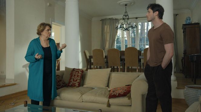 Barwy szczęścia, odcinek 3201. Józefina (Elżbieta Jarosik), Cezary (Marcel Opaliński) 