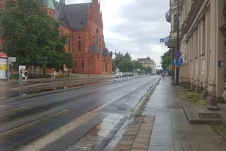 11 interwencji toruńskiej straży pożarnej. Zalane ulice i parking podziemny w centrum handlowym