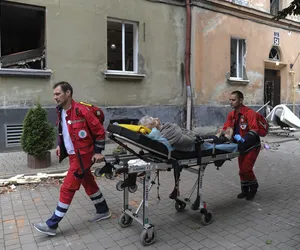 Nocny atak Rosjan na Lwów. Rakieta trafiła w blok mieszkalny, są ofiary śmiertelne