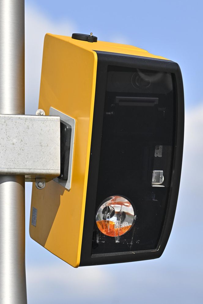 "Ulubiony" fotoradar warszawskich kierowców ponownie zniszczony. Działał 24 godziny