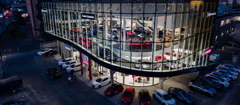 Toyota Romanowski Kraków - nowy salon Toyoty i Lexusa