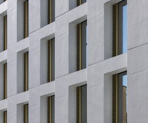 Życie w Architekturze 2025. Rozbudowa i przebudowa budynku biurowo – usługowego przy ul. Siennej 82 w Warszawie, Bogumił Kidziak