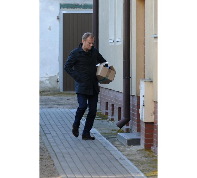 WYDOSTAŁ SIĘ Z BRUKSELI NA ŚWIĘTA.