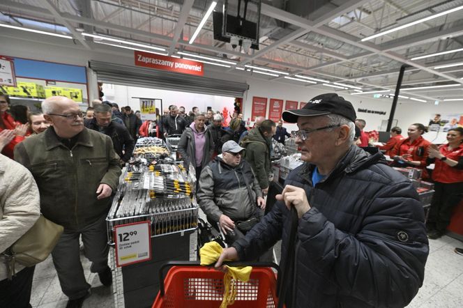 Wielkie otwarcie sklepu szwedzkiego giganta w Warszawie. Były gigantyczne promocje i długie kolejki