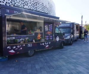 Festiwal Food Trucków w Olsztynie. Pod halą Urania można zjeść dania z kuchni całego świata [ZDJĘCIA]