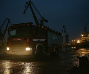 Nieudane wodowanie w stoczni. Woda zaczęła wlewać się do kadłuba. Toniemy!