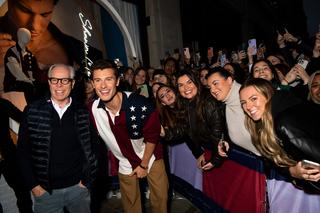 Tommy Hilfiger i Shawn Mendes prezentują kolekcję Classics Reborn na evencie w Londynie