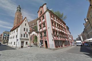 Słynne kamienice Jaś i Małgosia mają już ponad 500 lat! To dawne domy altarystów 