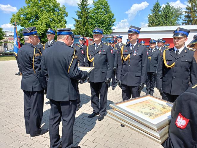 Akty nadania wyższych stopni służbowych odebrało w tym roku 21 strażaków z Komendy Miejskiej PSP w Siedlcach