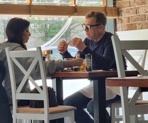 Maciej Orłoś i Paulina Koziejowska zjedli pizze, a potem poszli na rehabilitację