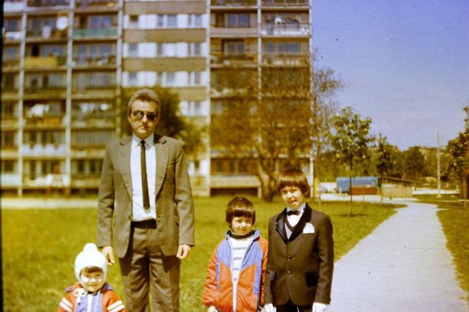 Rodzinny album Bajerów. W tle dawne Starachowice