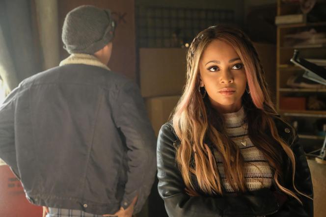 Vanessa Morgan jako Toni Topaz 