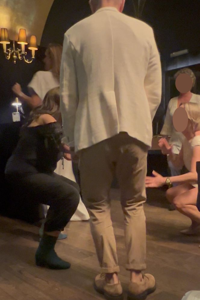 Agnieszka Perepeczko je, pije i tańcuje w środku nocy