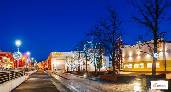 Bełchatów: Miasto rozbłysło tysiącem światełek! Bożonarodzeniowe iluminacje robią wrażenie 