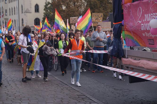 II Marsz Równości w Bydgoszczy pod hasłem "Wybierz miłość” [ZDJĘCIA]