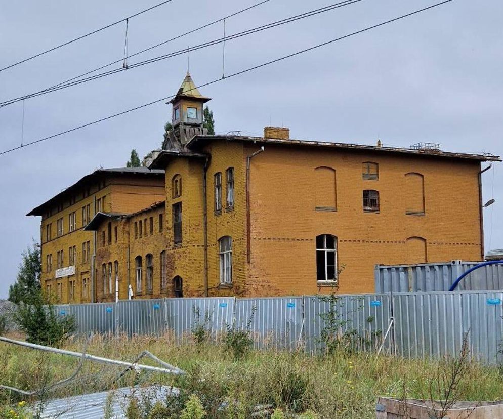 Te budynki PKP w Szczecinie straszą. Znamy ich historię 