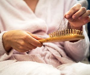 Odkryto nową przyczynę wypadania włosów. Do tej pory obwiniano geny i stres