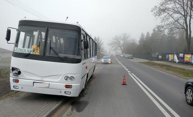 Kierowca autobusu szkolnego staranował osobówkę. Dziecko trafiło do szpitala 
