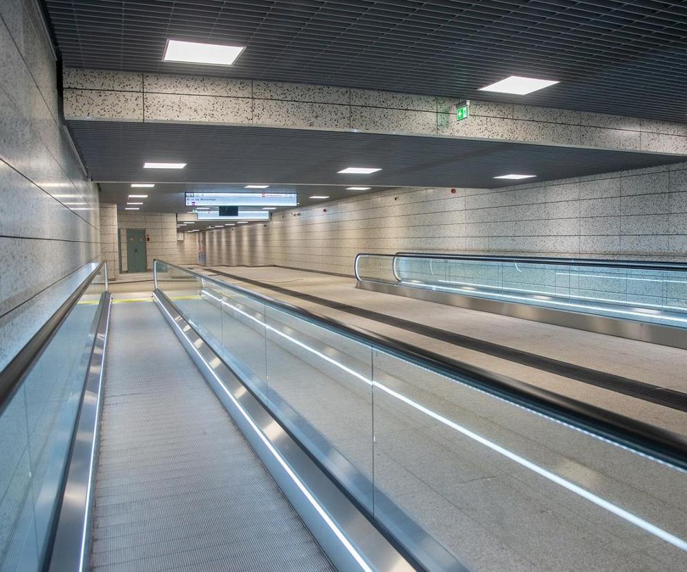 Stacja metra w Warszawie zamknięta. Doszło do wycieku wody ze ściany!