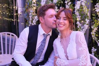 M jak miłość, odcinek 1890. Marcin (Mikołaj Roznerski), Kama (Michalina Sosna)