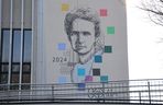 Na gmachu WPiA UMCS można podziwiać mural z wizerunkiem Marii Curie-Skłodowskiej 