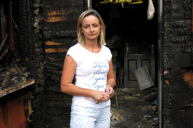 Antonin. Samotna matka dwóch chłopców straciła dom i dobytek w pożarze