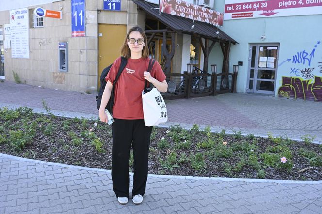 Mieszkańcy Warszawy oceniają efekty rozbetonowania stolicy. Przeżyliśmy upał na „zielonym skwerze”