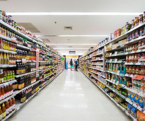 W tych sklepach jest najtaniej. Dino poza podium, Biedronka dopiero na trzecim miejscu