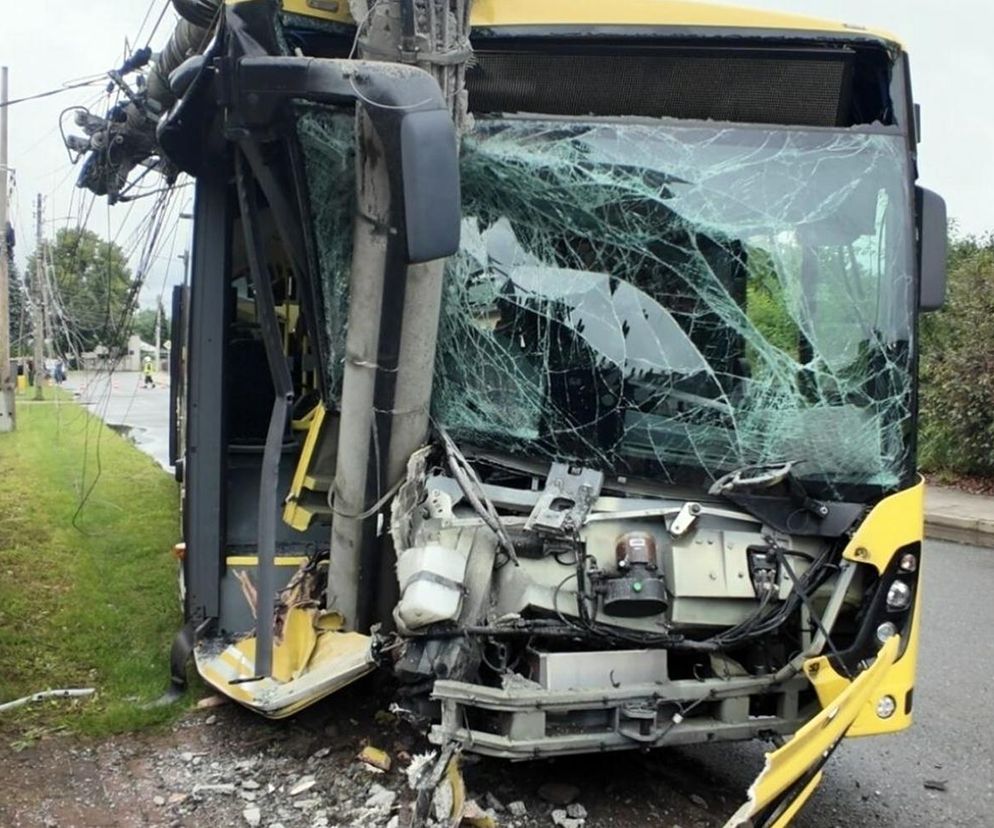 Autobus zdemolowany, pasażerka walczy o zdrowie!