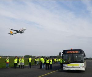 Port Lotnicyz w Bydgoszczy organizuje płatne zwiedzania. Do wyboru są wycieczki po lotnisku w trzech różnych cenach   